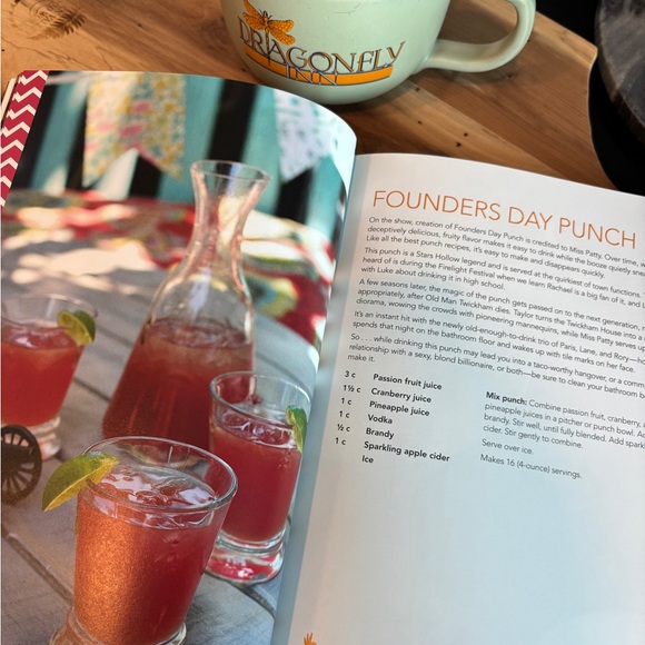Gilmore Girls Dragonfly Inn Mug and Cookbook Set - Picture 8 of 10